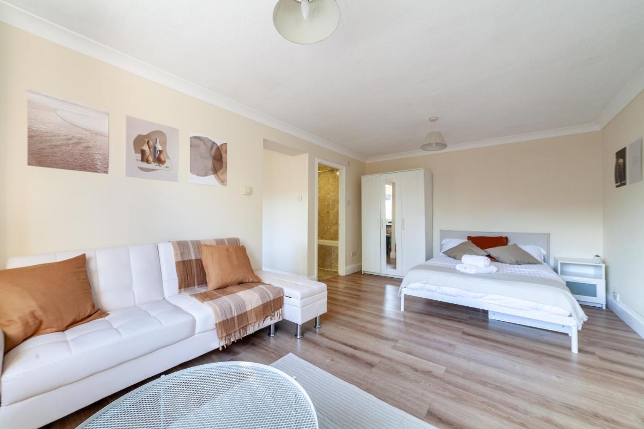 Lovely Studio Flat In Wimbledon W/ Free Parking London Exterior foto